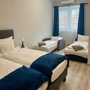  B&B Vecsesi Rendezvenykoezpont Es Panzio Ungaria